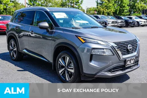 More photos of 2022 Nissan Rogue SL at ALM Kennesaw, GA