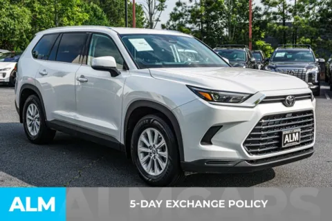 More photos of 2024 Toyota Grand Highlander Hybrid XLE at ALM Kennesaw, GA