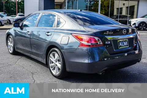More photos of 2013 Nissan Altima 2.5 SL at ALM Kennesaw, GA