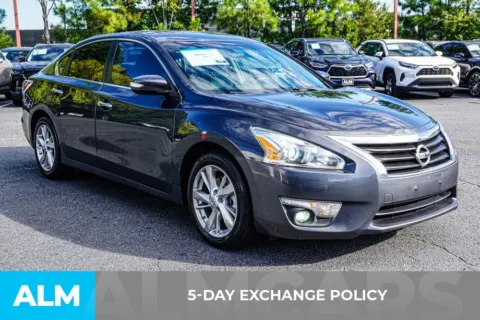 More photos of 2013 Nissan Altima 2.5 SL at ALM Kennesaw, GA