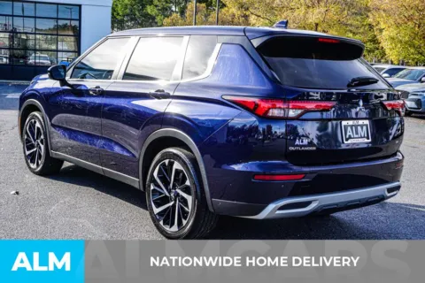 More photos of 2023 Mitsubishi Outlander SE at ALM Kennesaw, GA
