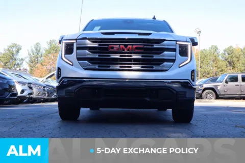 More photos of 2022 GMC Sierra 1500 SLE at ALM Gwinnett, GA