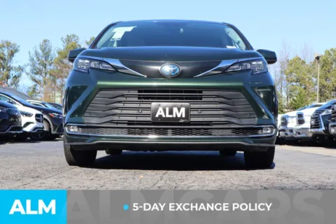 More photos of 2024 Toyota Sienna XLE at ALM Gwinnett, GA