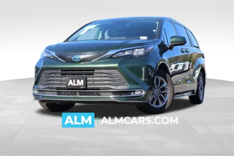 Green 2024 Toyota Sienna XLE for sale in Duluth, GA