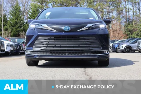 More photos of 2024 Toyota Sienna XLE at ALM Gwinnett, GA