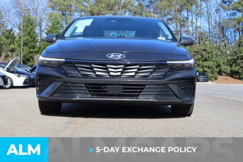 More photos of 2025 Hyundai Elantra Limited at ALM Gwinnett, GA