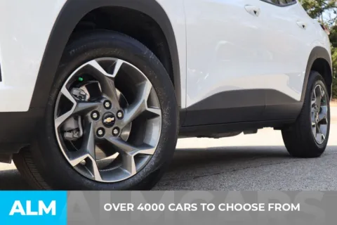 Photos of 2025 Chevrolet Trax LT for sale in Duluth, GA at ALM Gwinnett