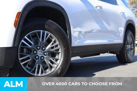 Another view of 2024 Chevrolet Traverse LT for sale in Duluth, GA at ALM Gwinnett