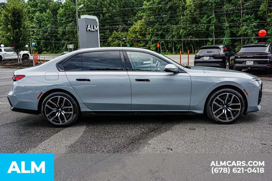 2024 BMW 7 Series 760i - Photo 9