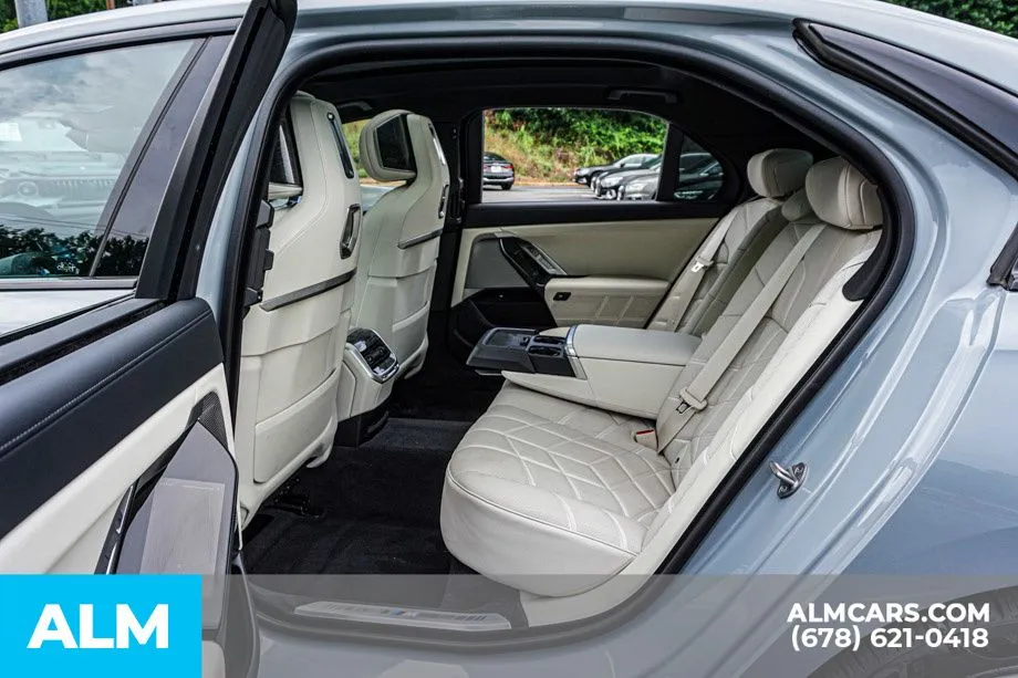 2024 BMW 7 Series 760i - Photo 21