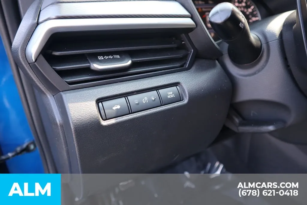 2025 Nissan Altima SR - Photo 12