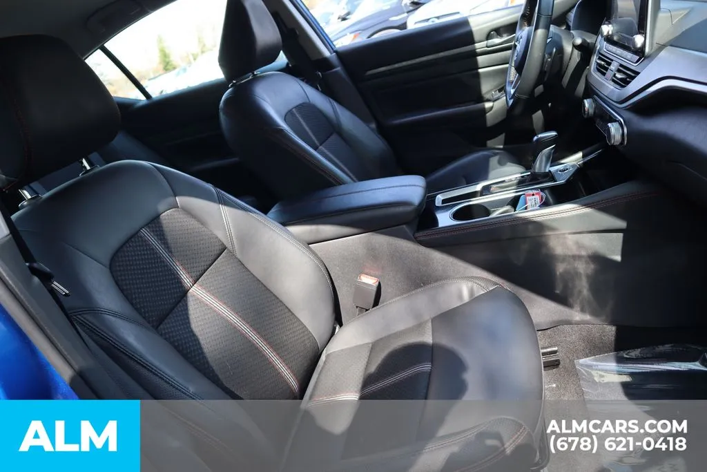 2025 Nissan Altima SR - Photo 24