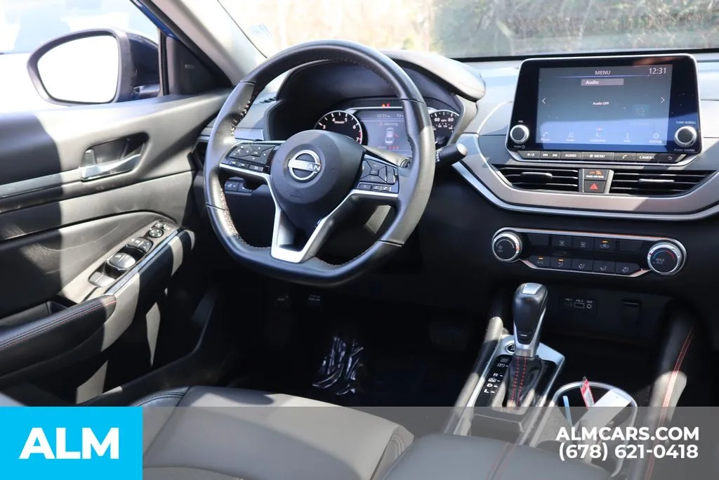 2025 Nissan Altima SR - Photo 22