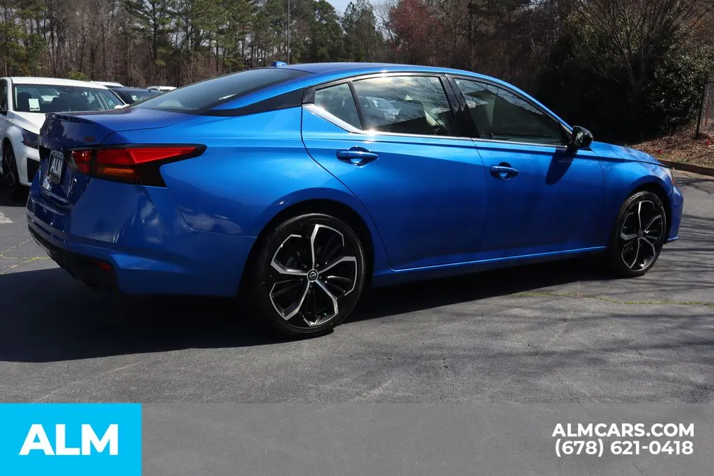 2025 Nissan Altima SR - Photo 6