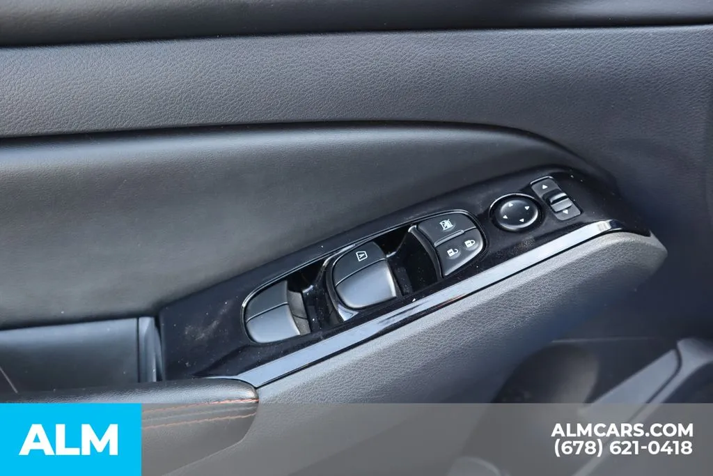 2025 Nissan Altima SR - Photo 15