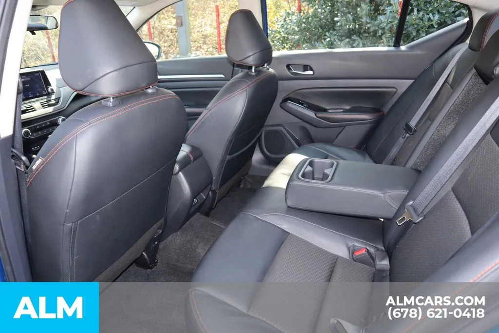 2025 Nissan Altima SR - Photo 18