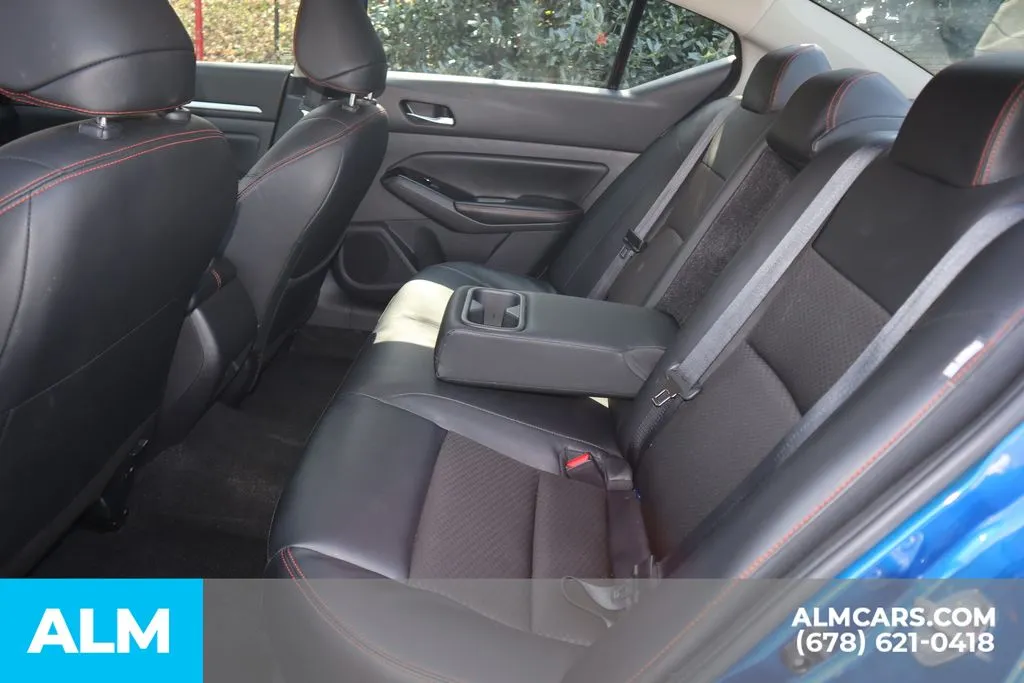 2025 Nissan Altima SR - Photo 17