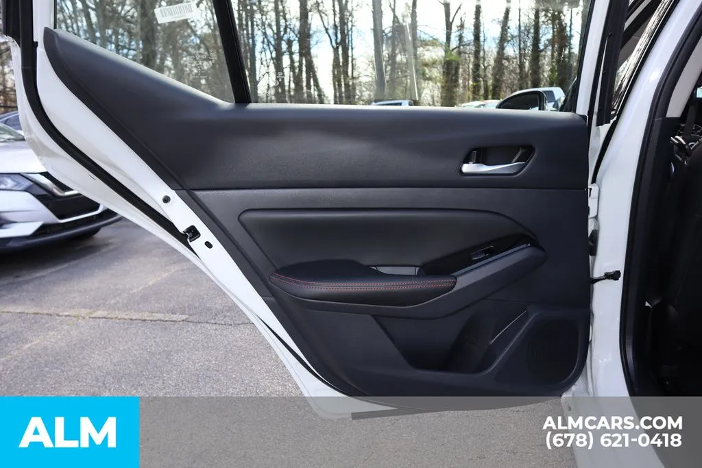 2025 Nissan Altima SR - Photo 18