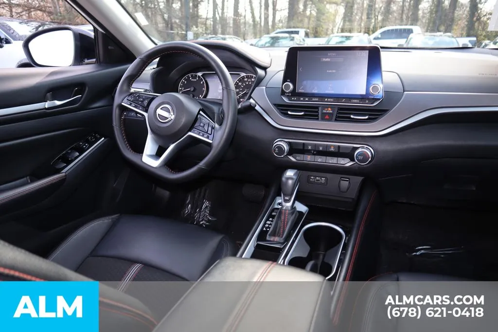 2025 Nissan Altima SR - Photo 21