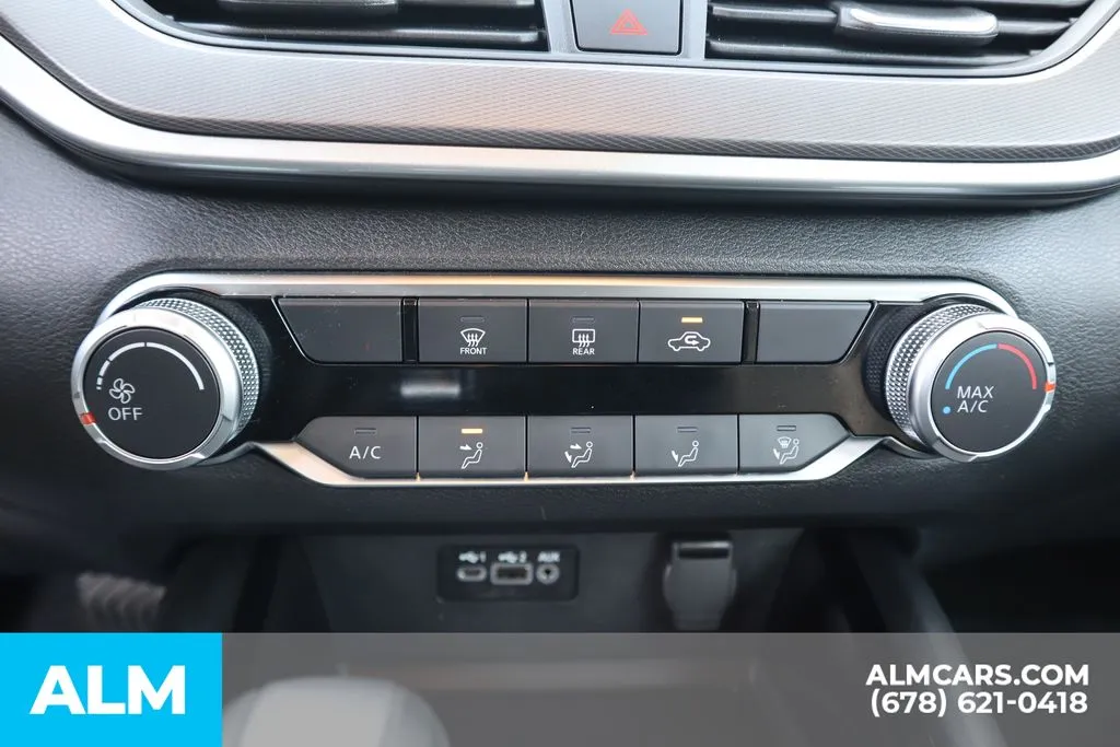 2025 Nissan Altima SR - Photo 30