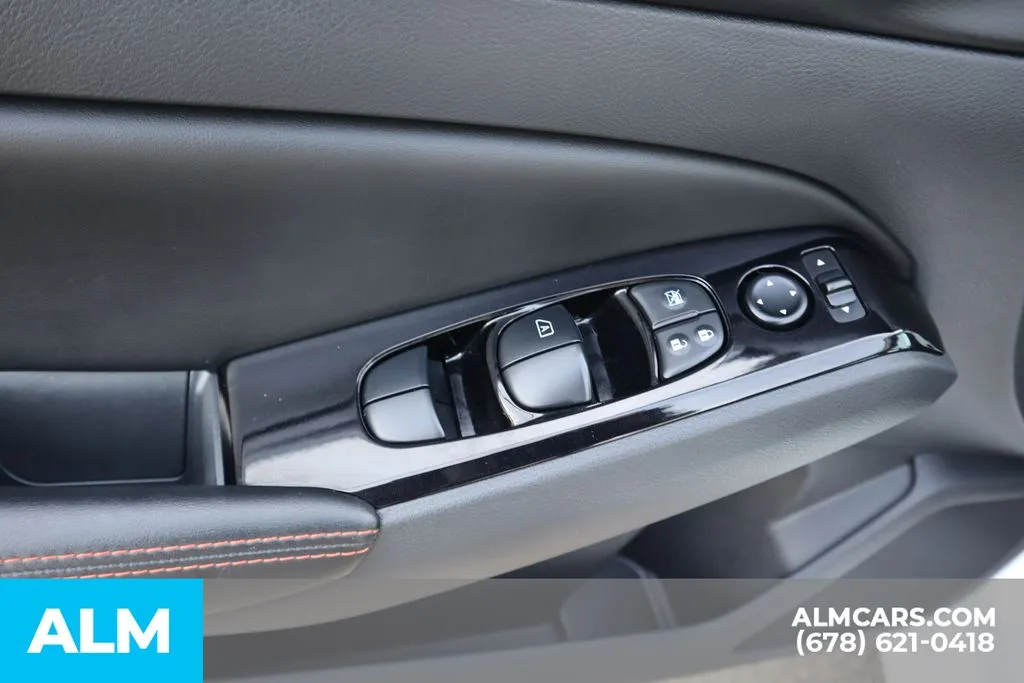 2025 Nissan Altima SR - Photo 15