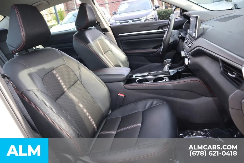 2025 Nissan Altima SR - Photo 23