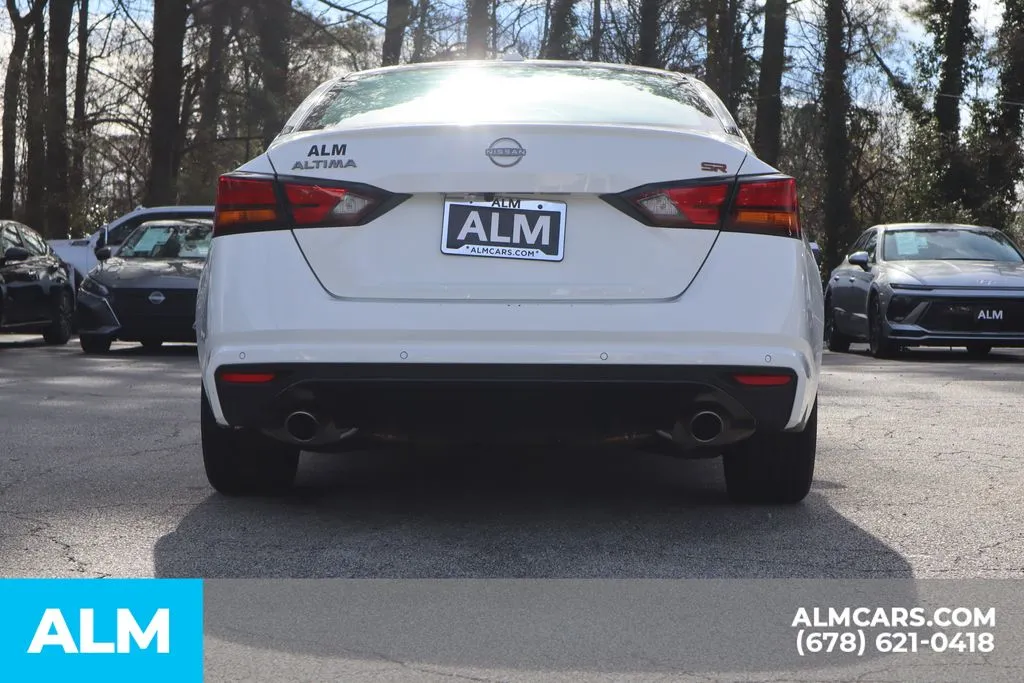 2025 Nissan Altima SR - Photo 6