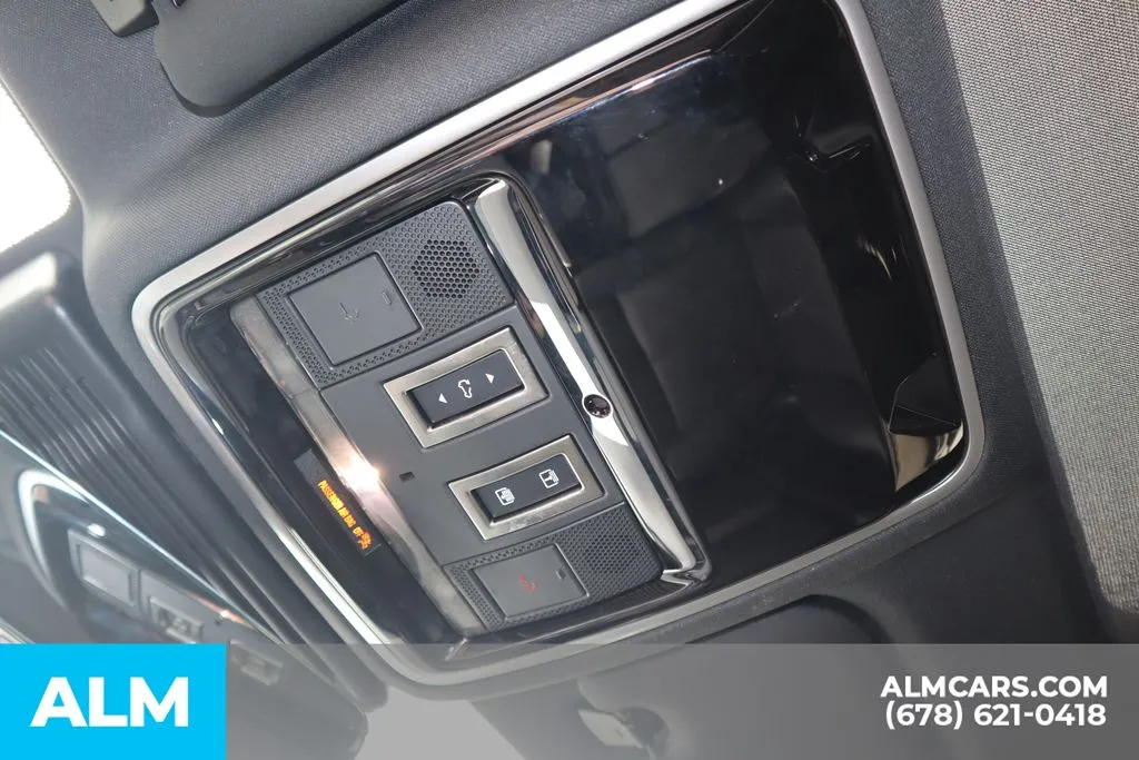 Land Rover Range Rover Velar photo 34