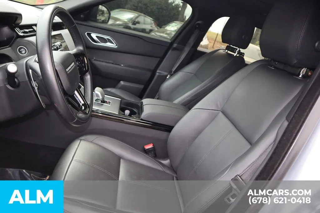 Land Rover Range Rover Velar photo 15