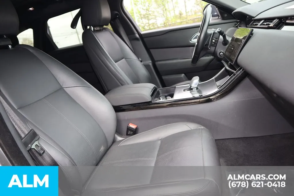 Land Rover Range Rover Velar photo 24
