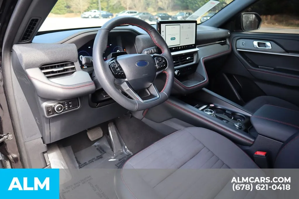 Ford Explorer photo 9