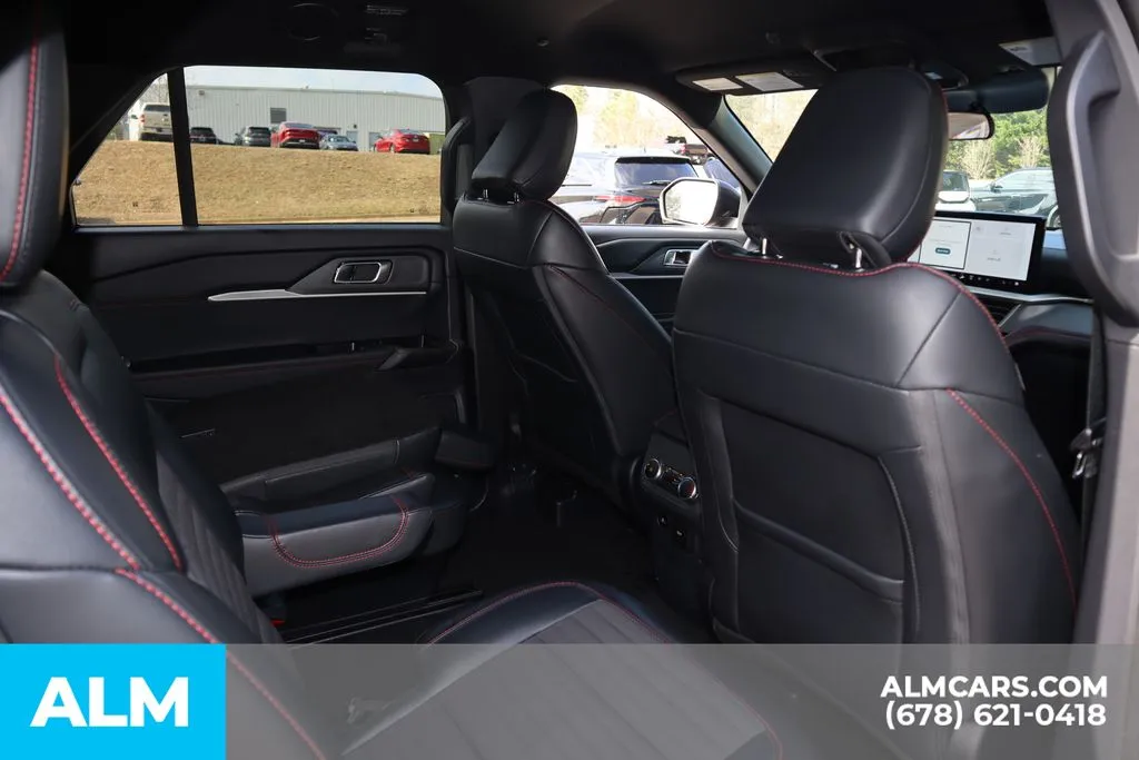 Ford Explorer photo 24