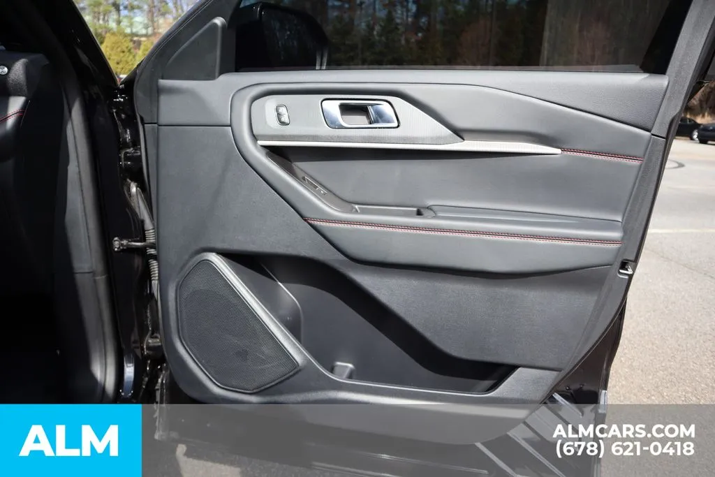 Ford Explorer photo 29