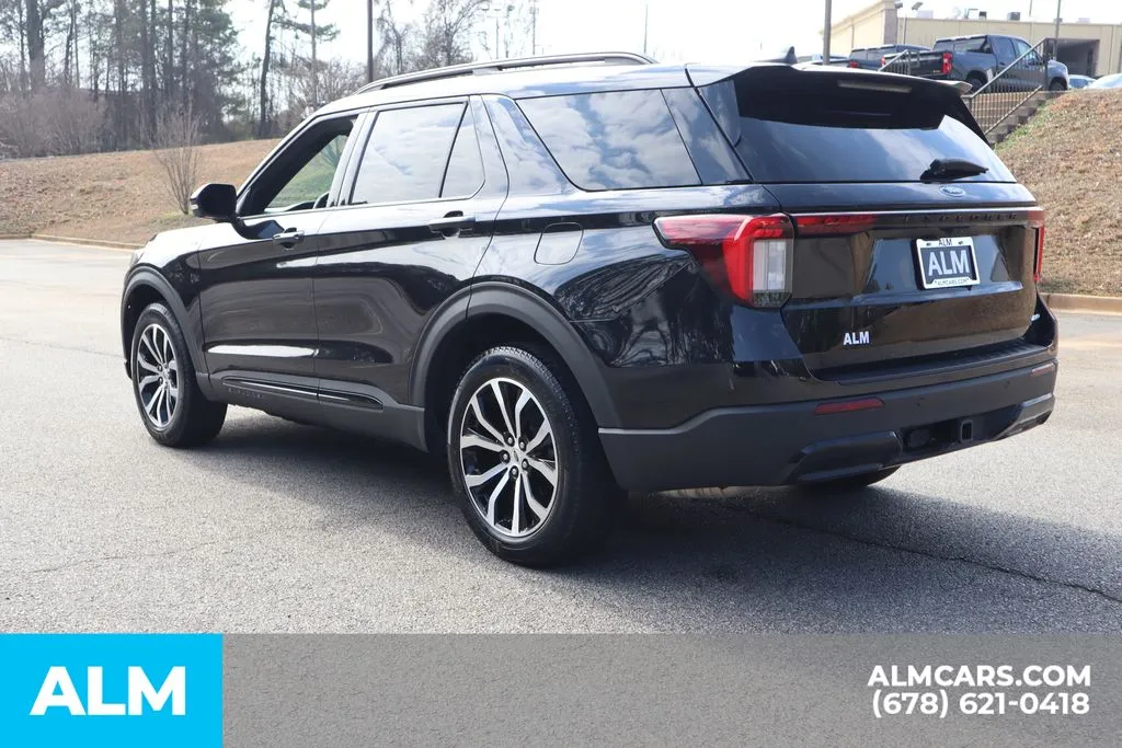 Ford Explorer photo 8