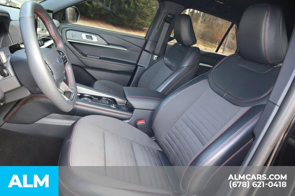 Ford Explorer photo 11
