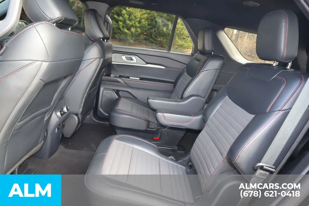 Ford Explorer photo 17
