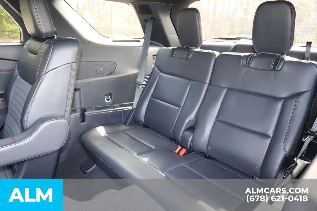 Ford Explorer photo 18