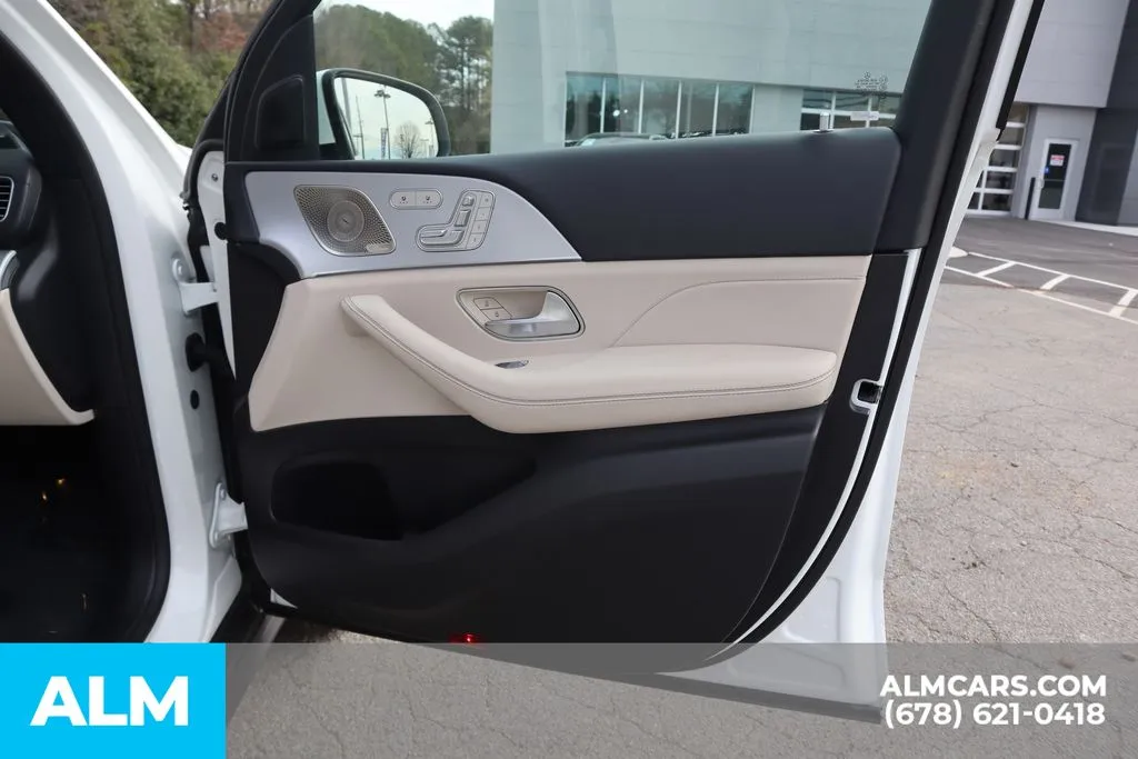 Mercedes-Benz GLS photo 33