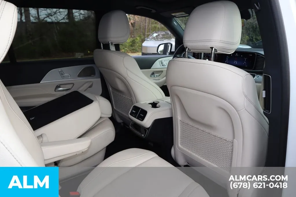 Mercedes-Benz GLS photo 28