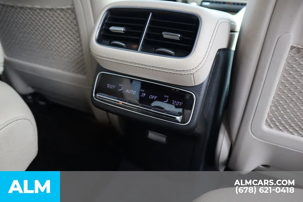 Mercedes-Benz GLS photo 29