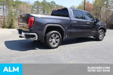 More photos of 2022 GMC Sierra 1500 SLT at ALM Gwinnett, GA