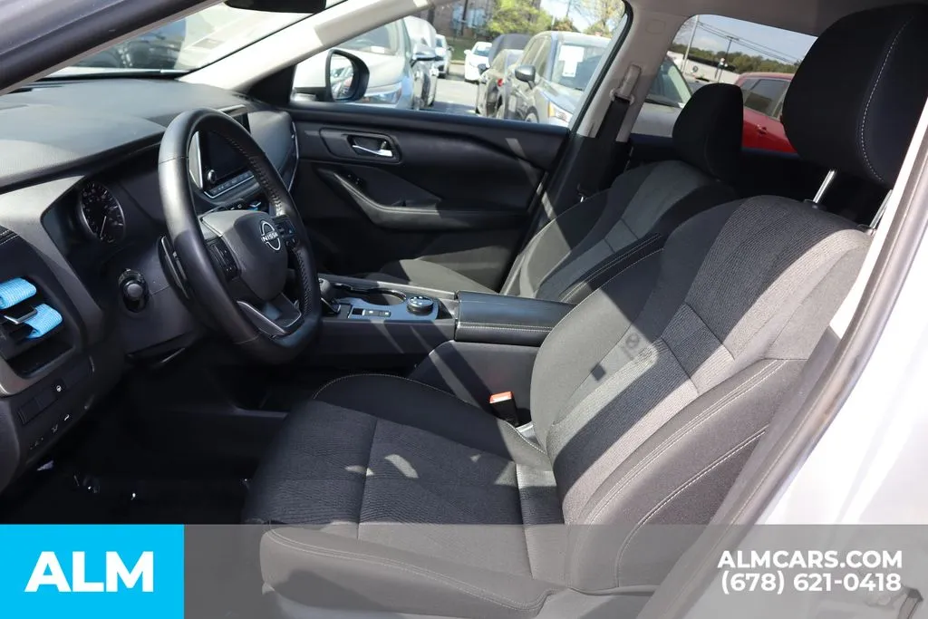 Nissan Rogue photo 10