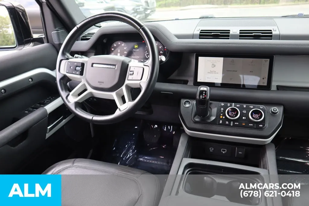 Land Rover Defender 110 photo 26