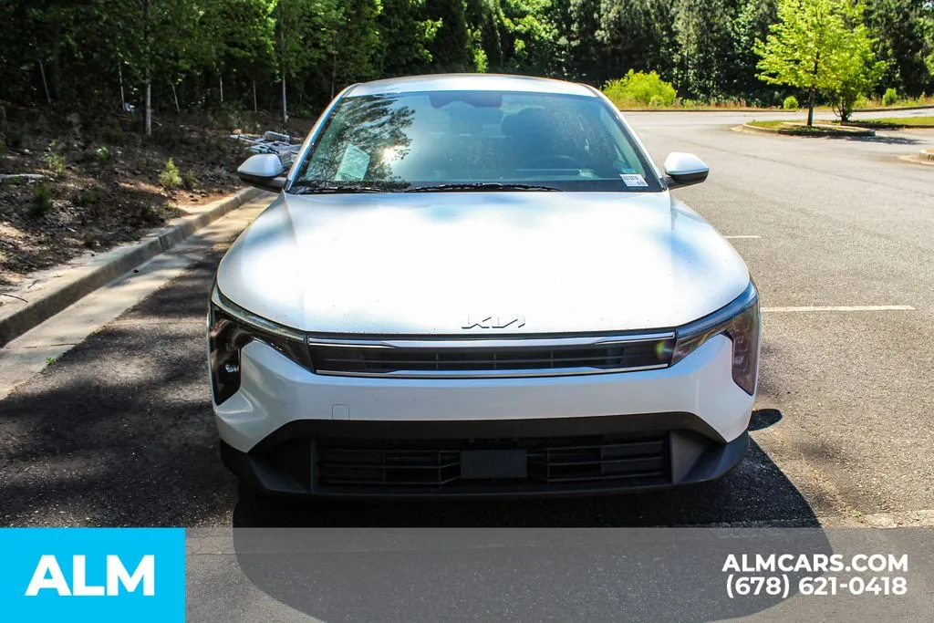 2025 Kia K4 LXS - Photo 10