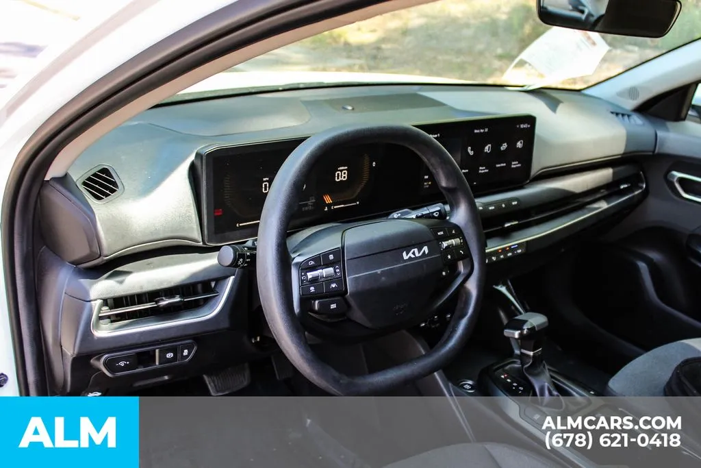 2025 Kia K4 LXS - Photo 22