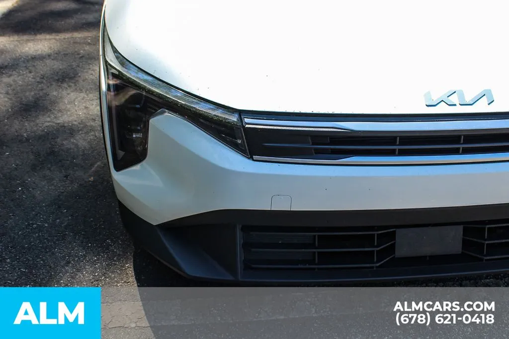 2025 Kia K4 LXS - Photo 12