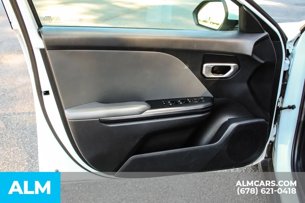2025 Kia K4 LXS - Photo 38