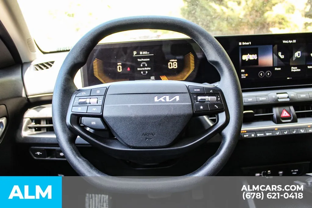 2025 Kia K4 LXS - Photo 24