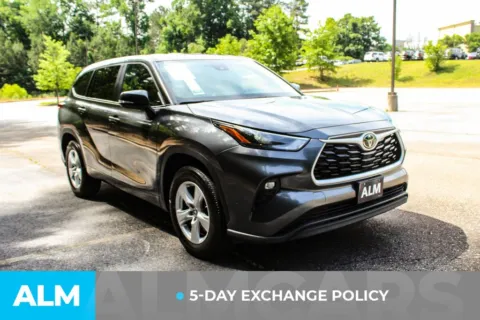More photos of 2025 Toyota Highlander LE at ALM Gwinnett, GA