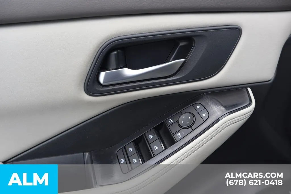Nissan Rogue photo 15